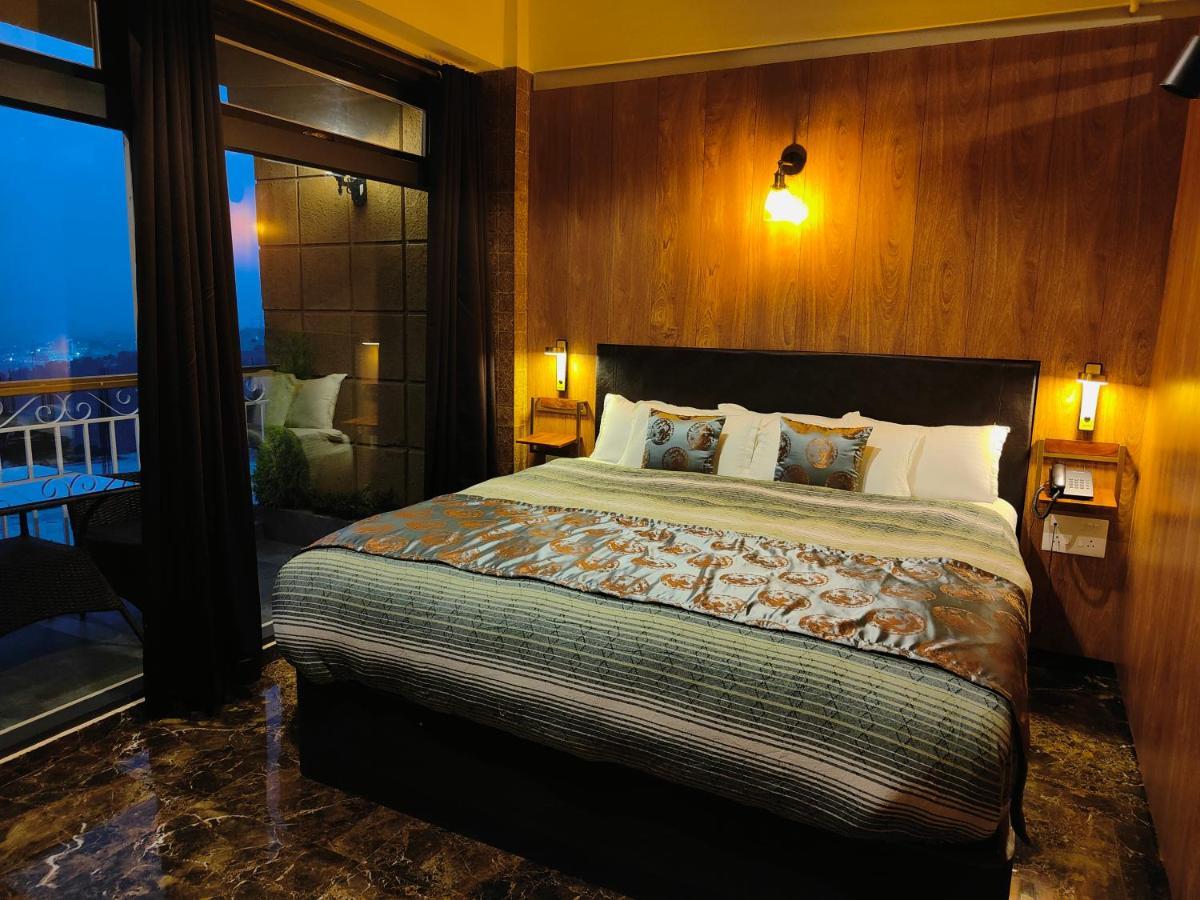 Hotel Acropolis 西隆 外观 照片