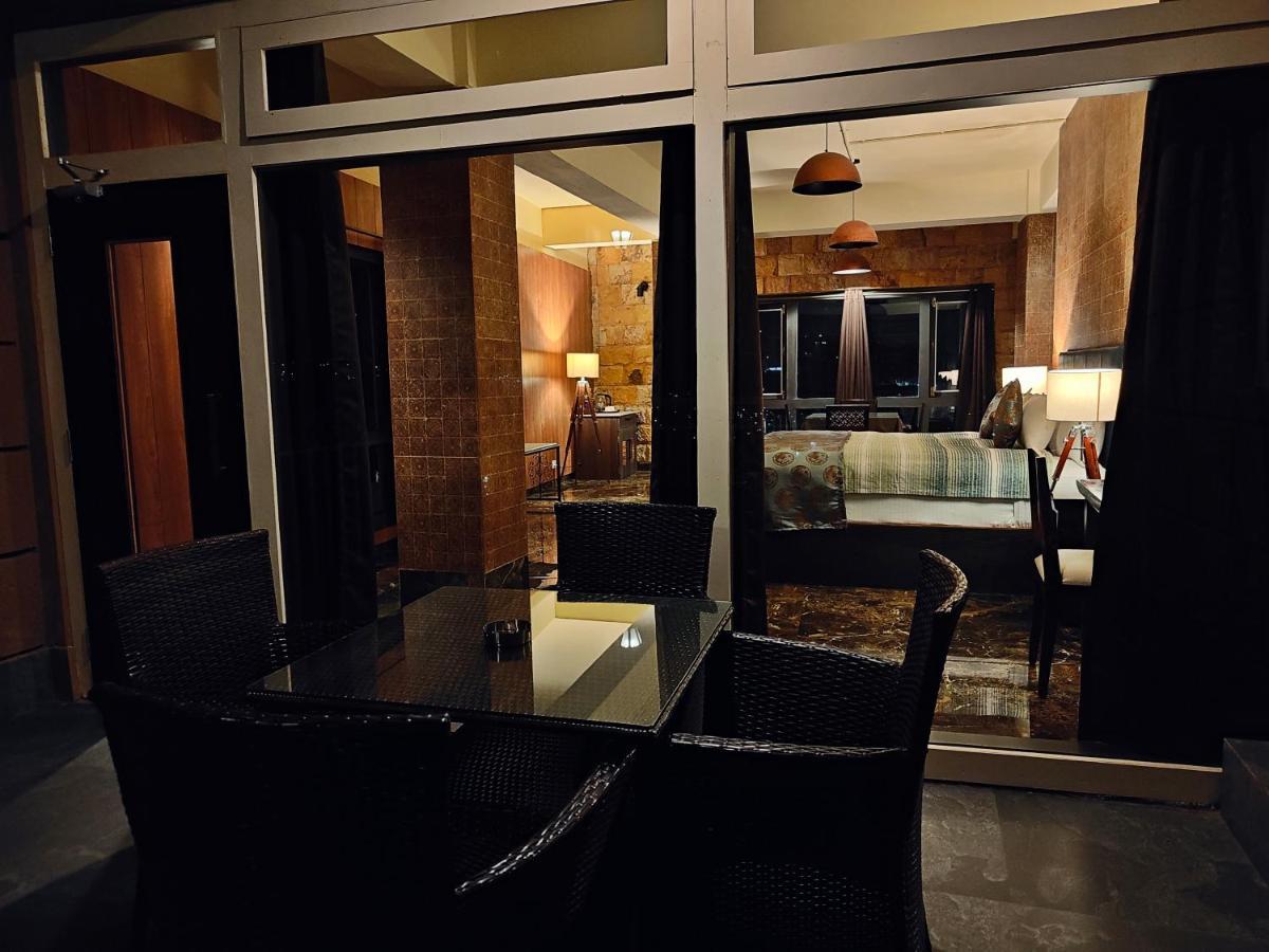 Hotel Acropolis 西隆 外观 照片
