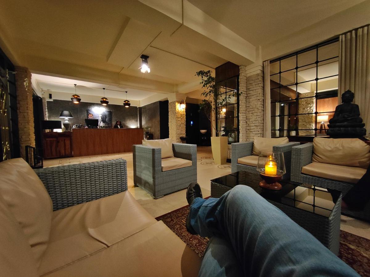 Hotel Acropolis 西隆 外观 照片