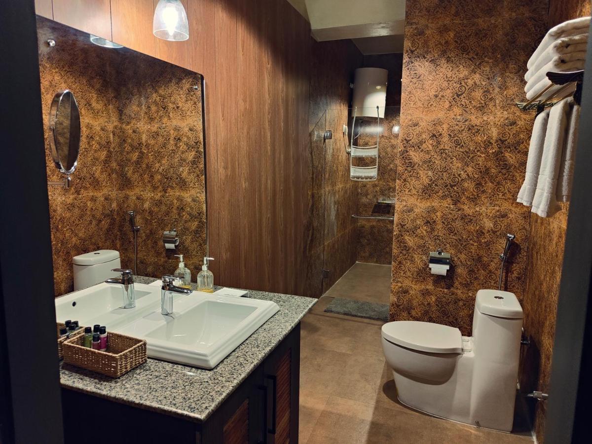 Hotel Acropolis 西隆 外观 照片