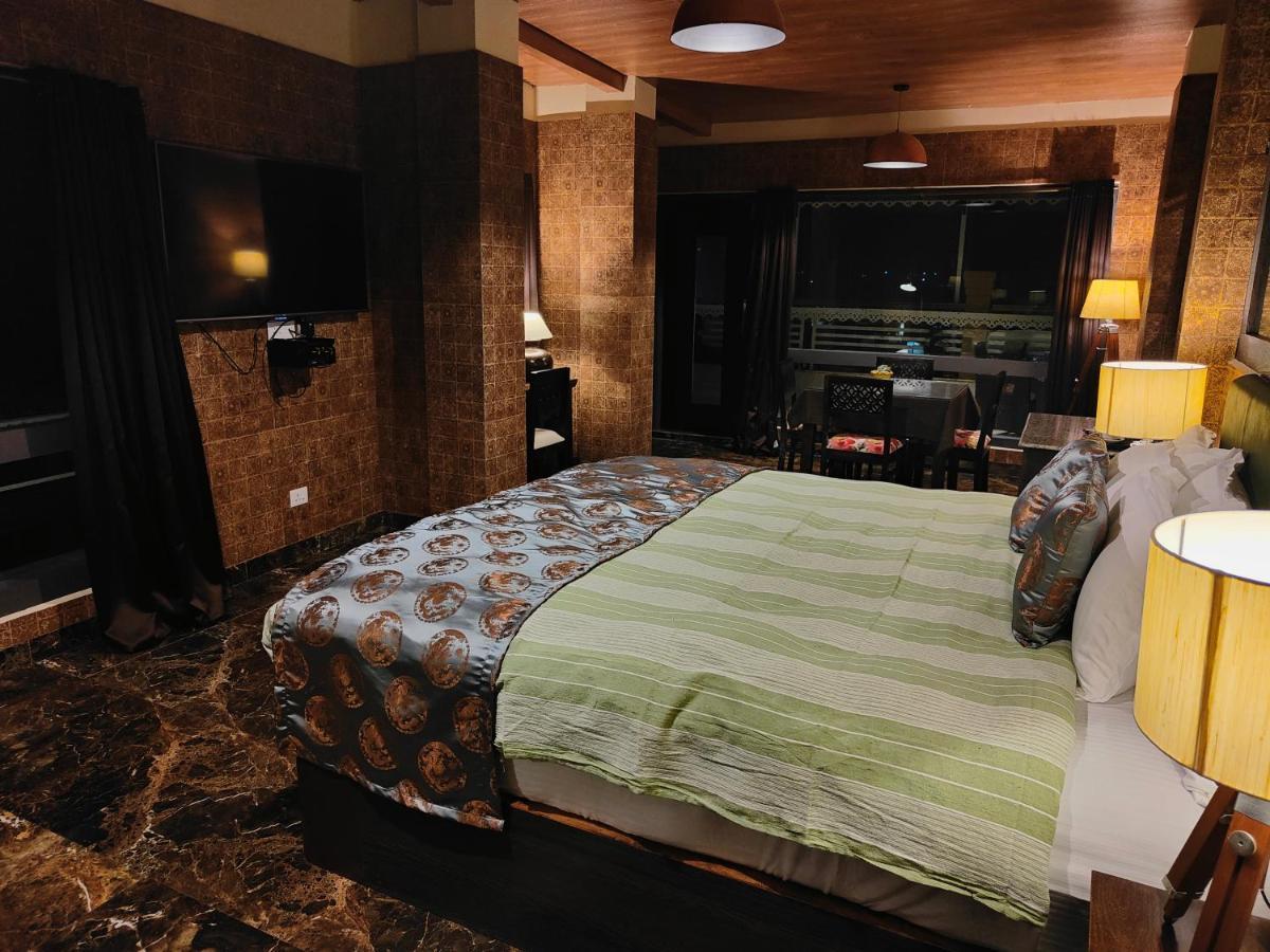 Hotel Acropolis 西隆 外观 照片