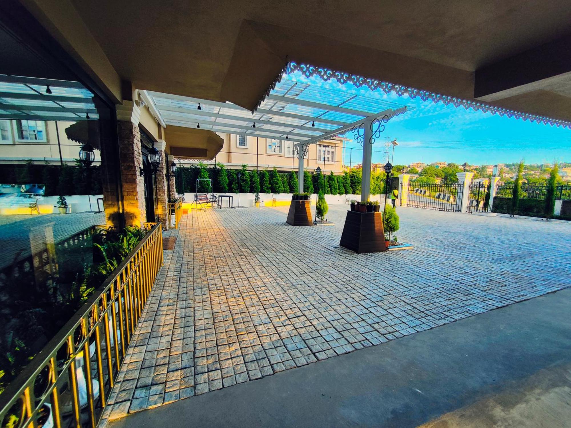 Hotel Acropolis 西隆 外观 照片
