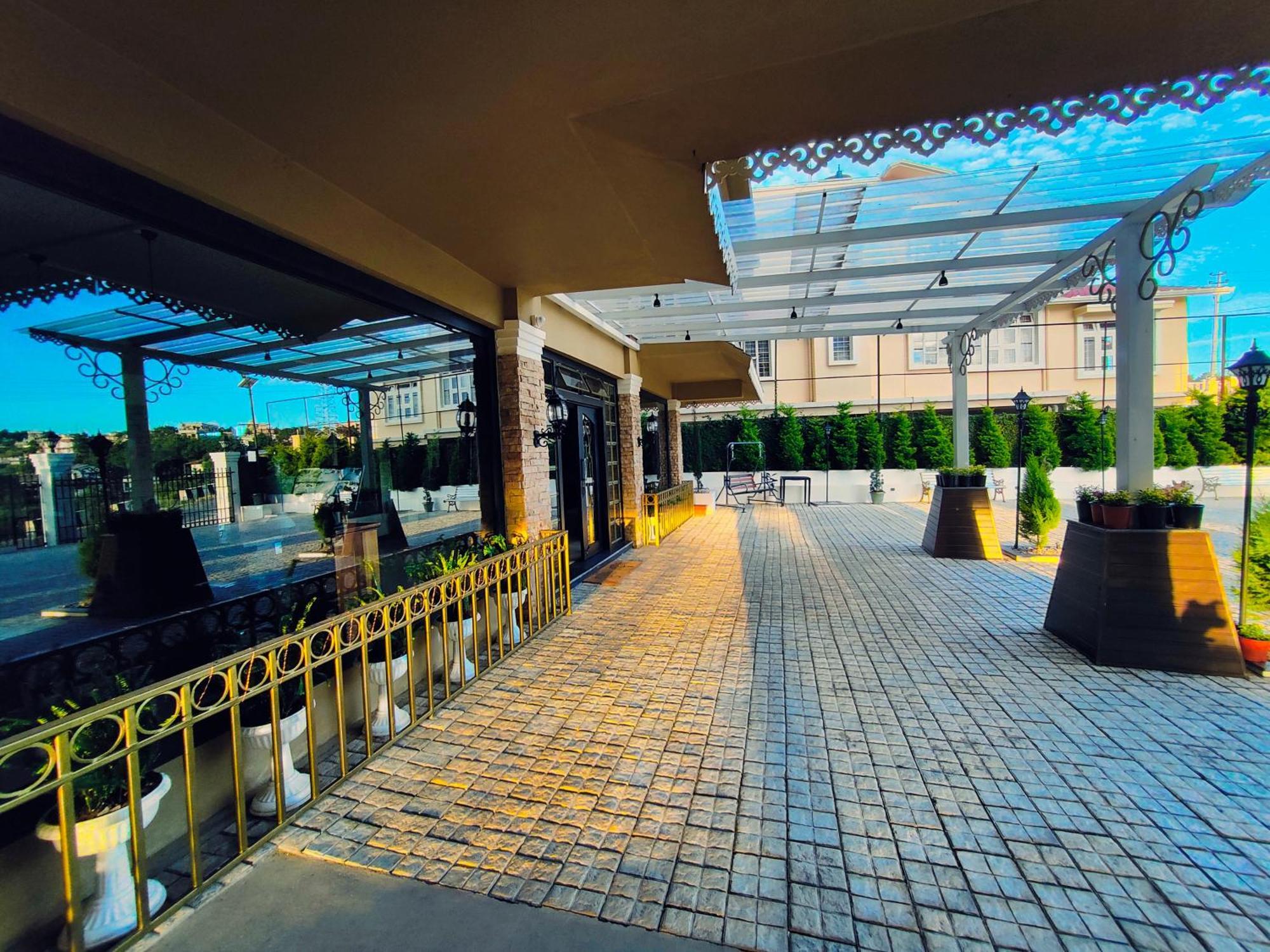 Hotel Acropolis 西隆 外观 照片