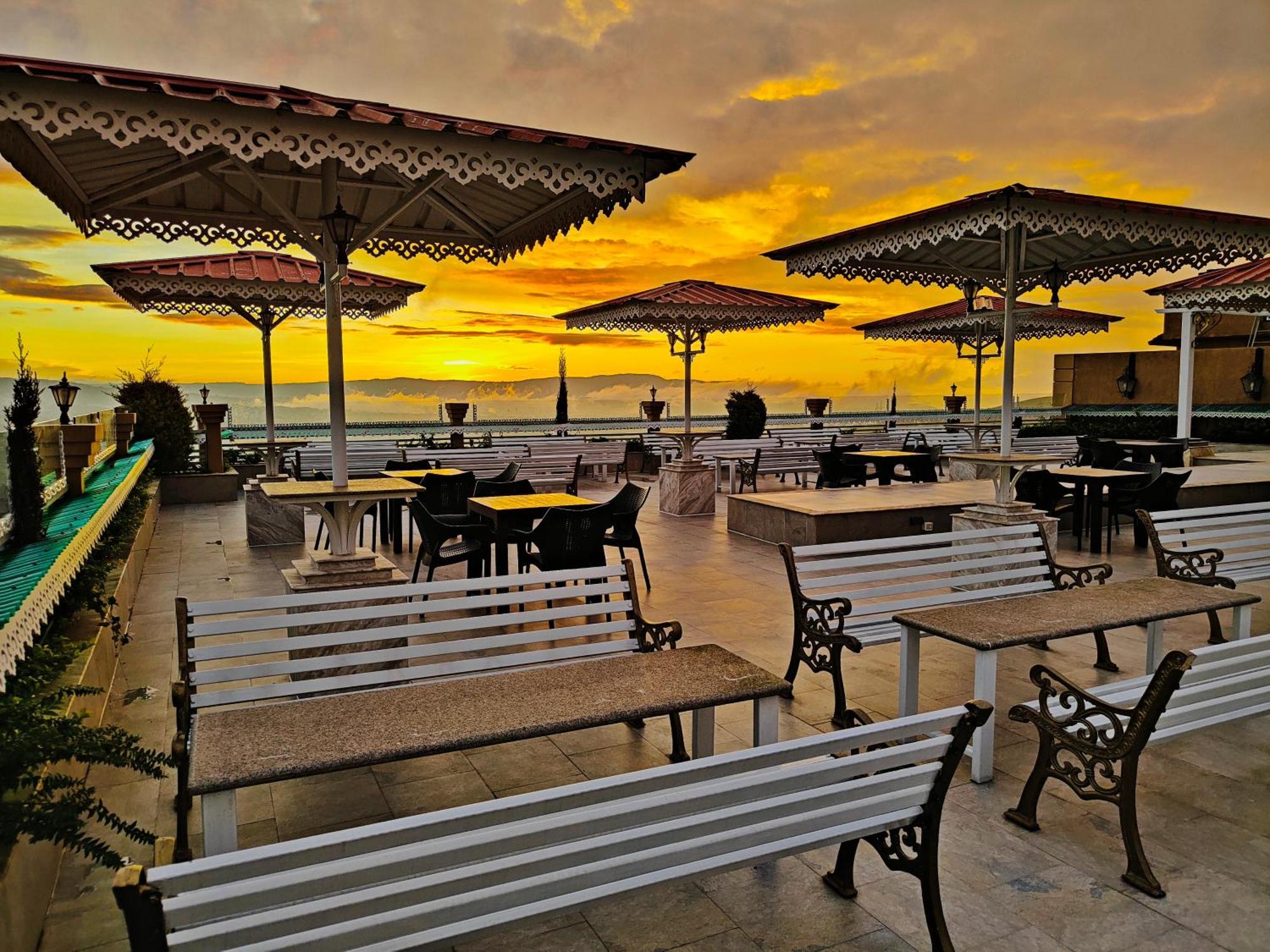 Hotel Acropolis 西隆 外观 照片