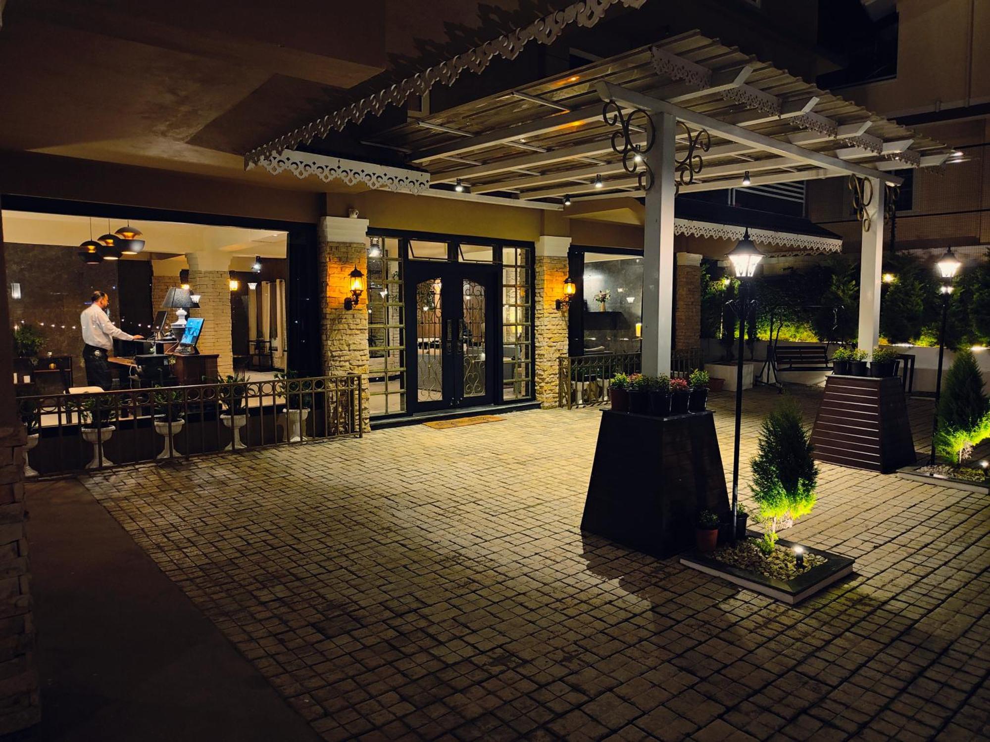 Hotel Acropolis 西隆 外观 照片